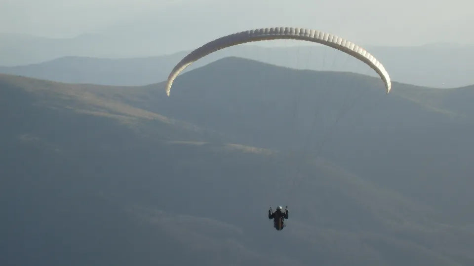 Present a tandem paragliding voucher — Sopot experience