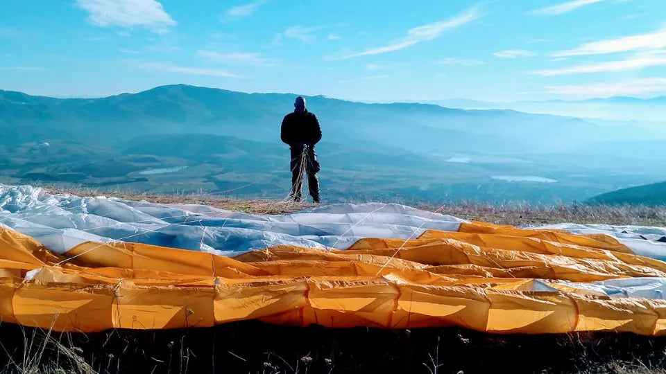 Acrobatic Paragliding with Petar Minchev in Sopot