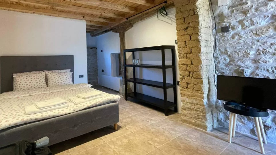 Rural escape in Karpachevo with picnic or lunch and archery for two