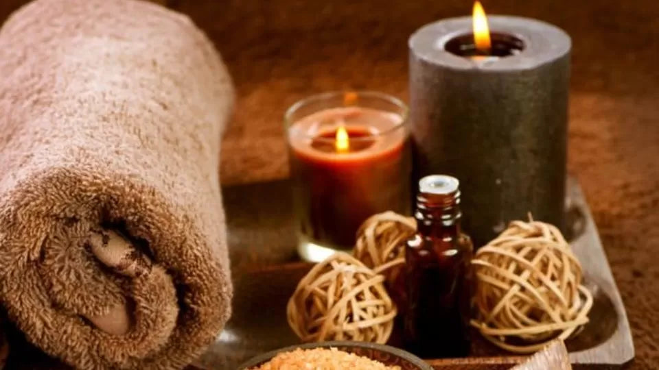 Chocolate therapy with nourishing face massage