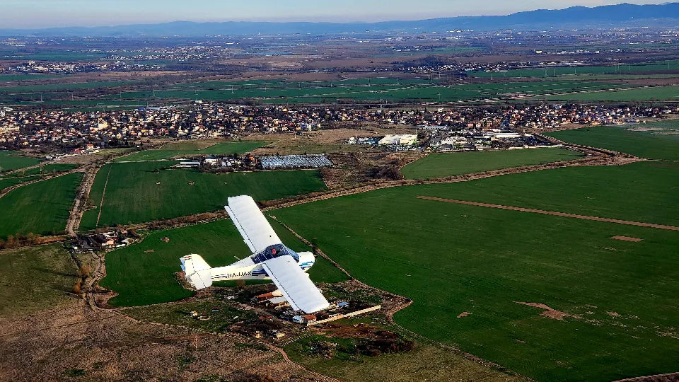 Airplane flying lesson over Sofia North in an Apollo Fox