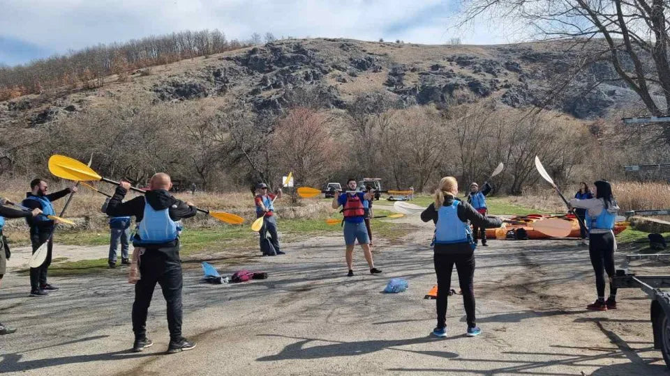 Гребане с каяк на язовир Пчелина Каякинг