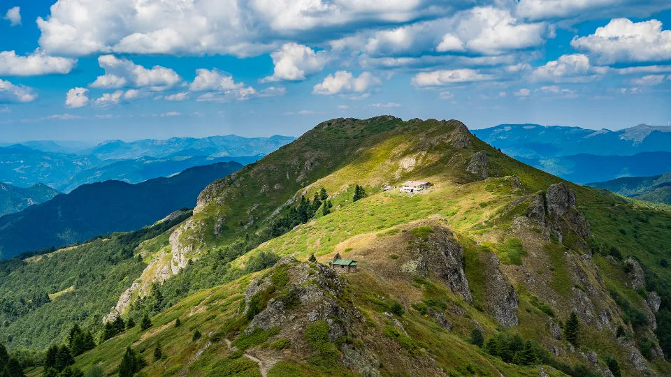Ushite section along the ridge toward Kozya Stena Peak
