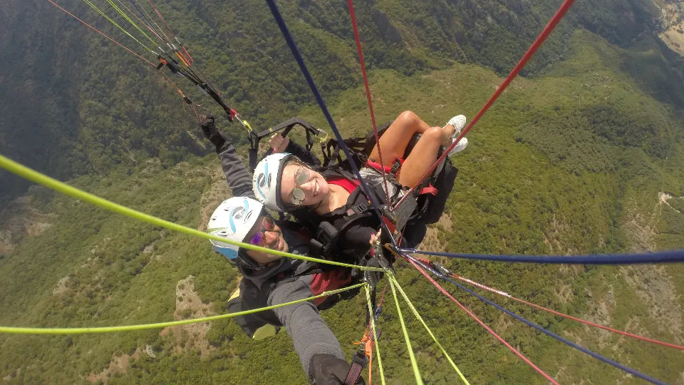 Tandem paragliding in Sopot with pilot Ico Petsana