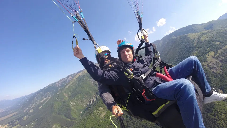 Ваучер Акробатичен полет с парапланер с пилот Ицо Пецана гр. Сопот