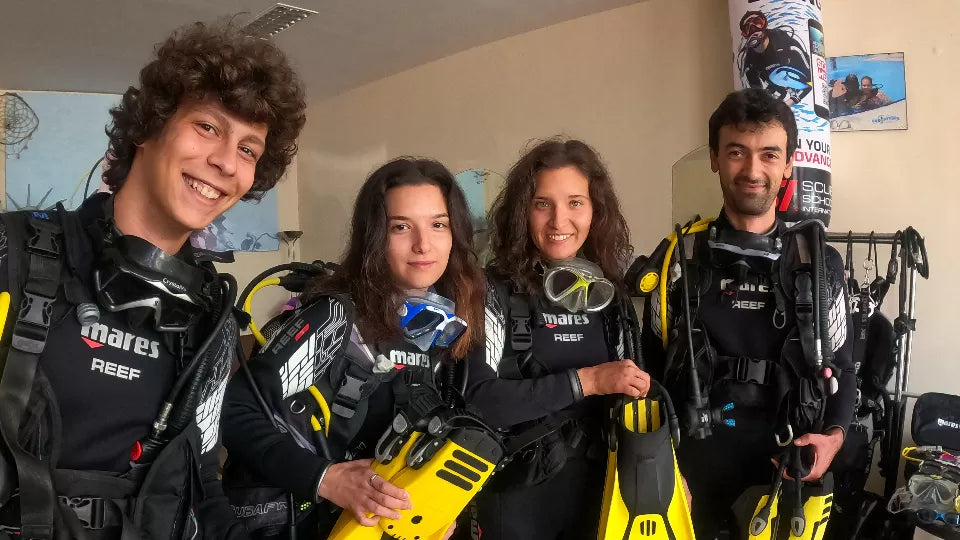 Урок по водолазно гмуркане за хора с тревожност към водата Яхтинг и водни спортове