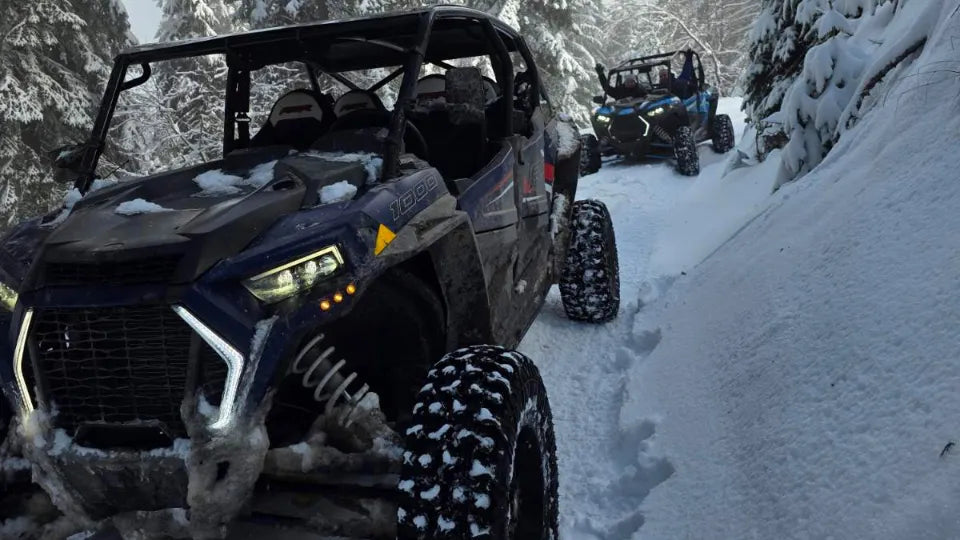 Instructor leading a convoy of buggies in Pamporovo