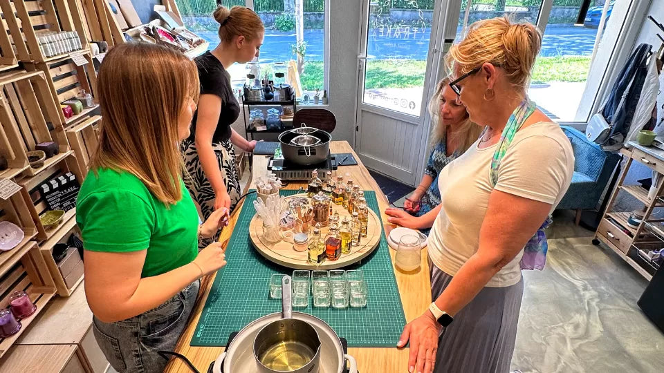 Уъркшоп за двама - Изработка на ароматни свещи в стъкло Творчество и нови умения