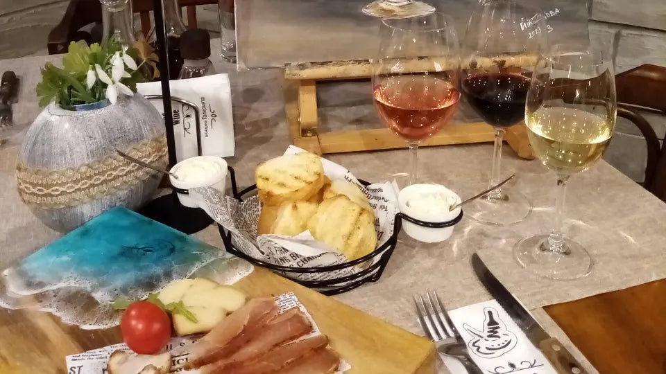 Дегустация на вино за двама в сърцето на Пловдив Гурме, вкусове и аромати