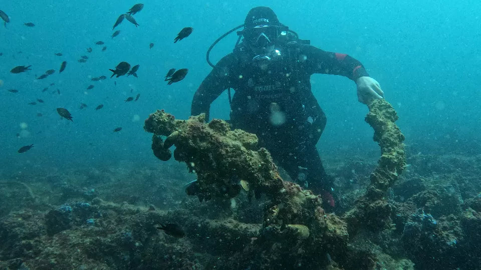 Beginner scuba diving in a lagoon in Sozopol with instructor, video and photos