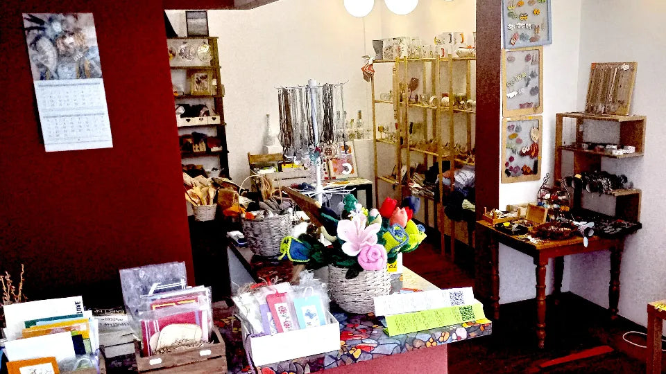 Materials and frame for pressed-flower art workshop, Sofia
