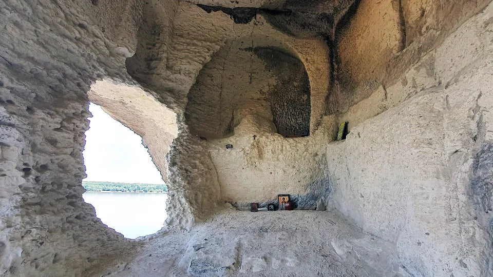 Kayakers on the Danube with a photo stop at Persin Island