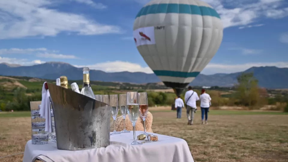 Sparkling wine included with VIP hot air balloon ascent in Sofia