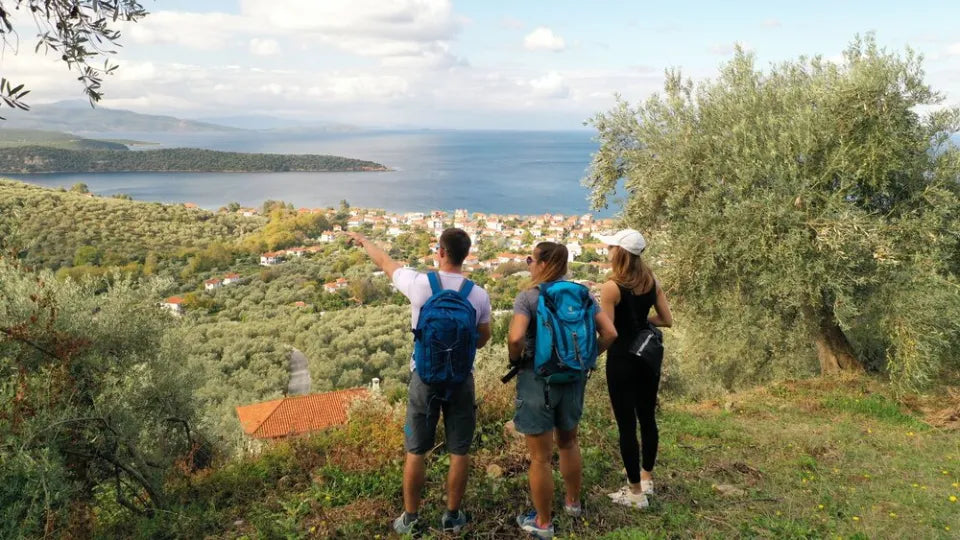 Uninhabited island with abandoned monastery near Pelion – SUP tour