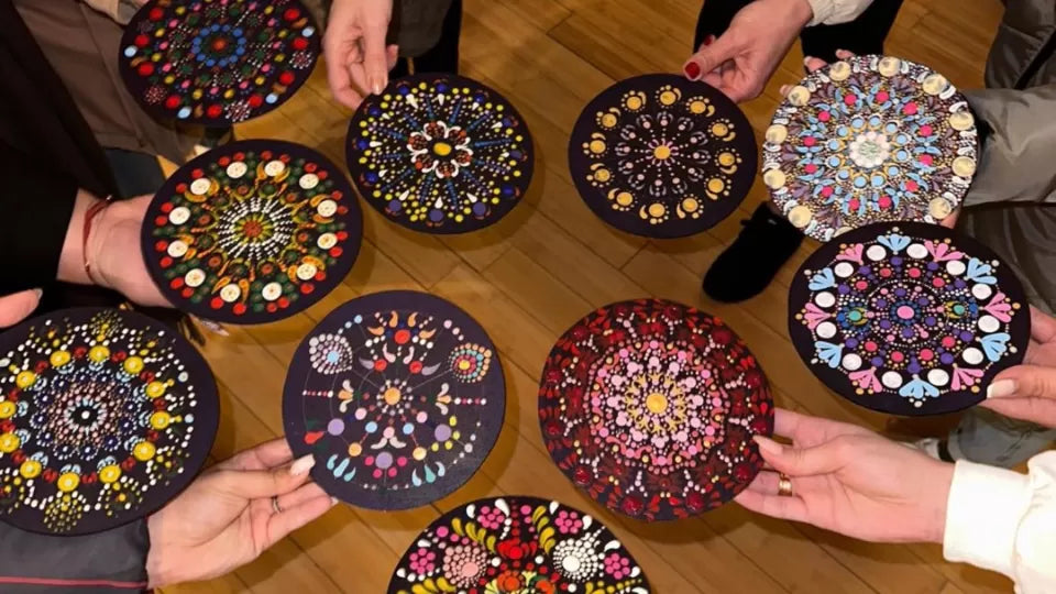Certified instructor and psychological support during mandala session