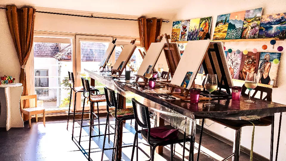 Evening paint and sip class in a cosy Sofia studio