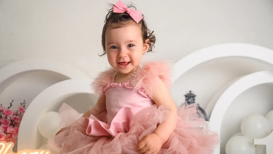 Sweet first-birthday photoshoot – baby, cake and playful moments in Sofia