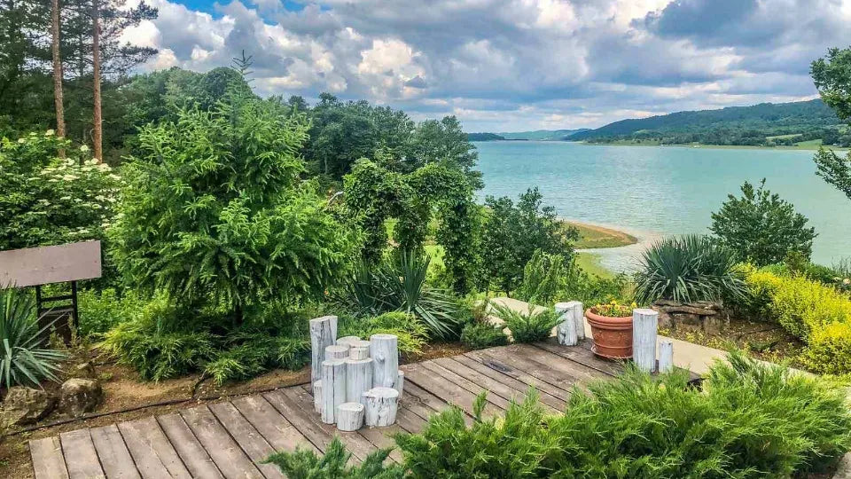 Lakeside Stay at Paradise Bay Complex near Sopot Reservoir