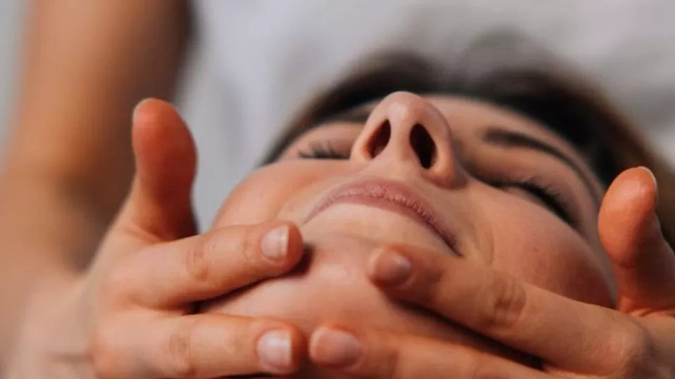 Voucher for honey massage and facial massage in Sofia Iztok
