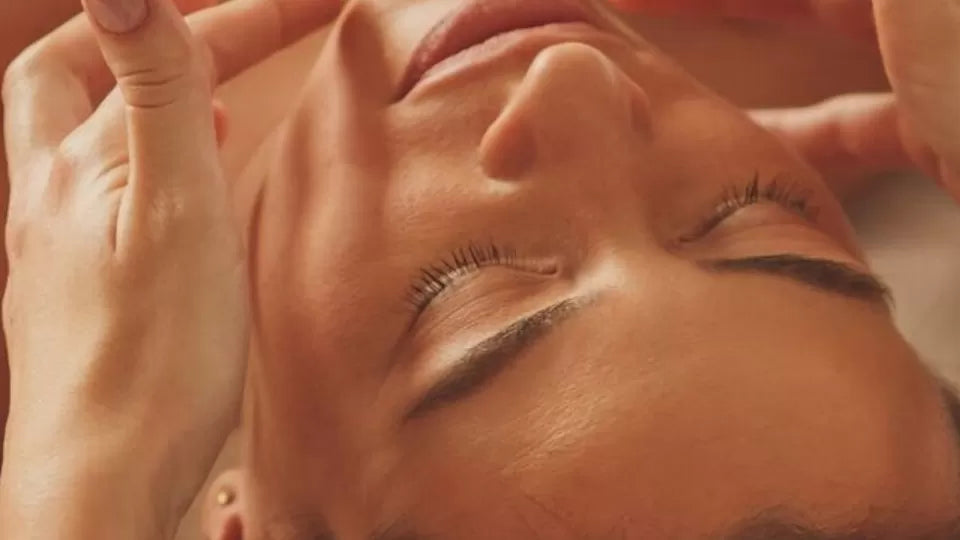 Ток Сен масаж на гръб или стъпала и масаж на лице с маска Масажи