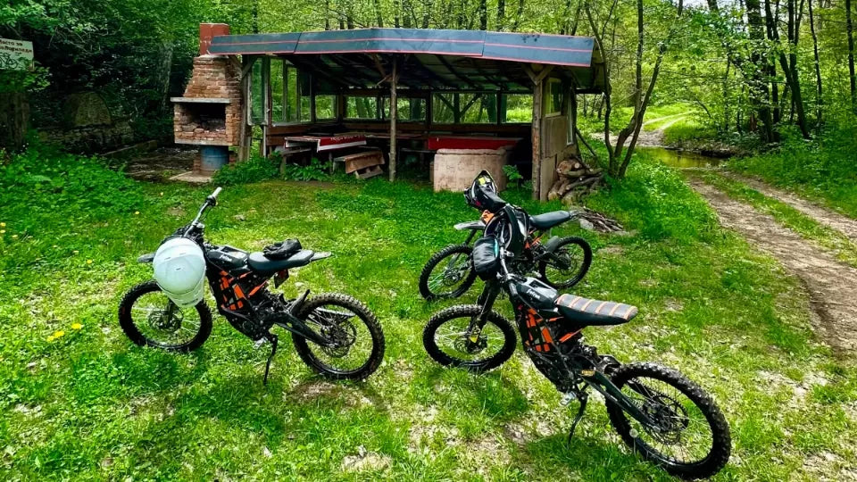 Guided e-motorbike tour from Melnik towards Kashina village