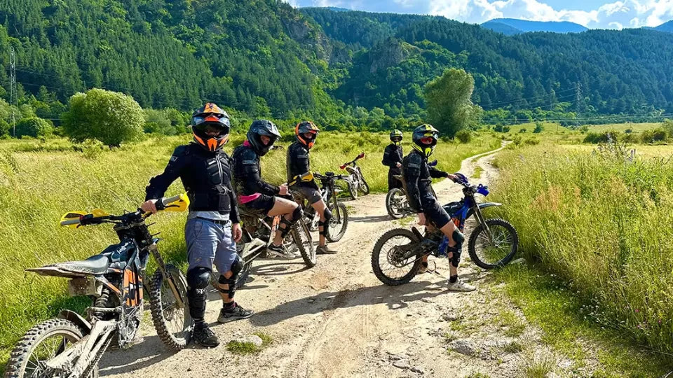 Electric dirt bike tour in Dobrinishte (Bansko) on an off‑road trail in Pirin