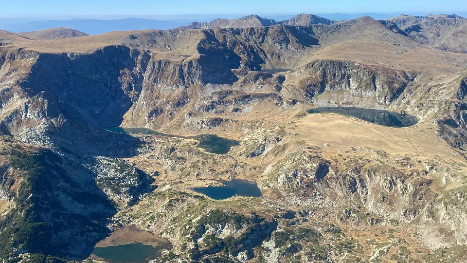 Turning above the Rila Lakes during a pilot lesson