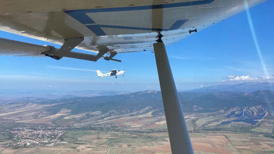 Подарък 60 мин. Въвеждащ полет-урок със самолет над Рилски езера