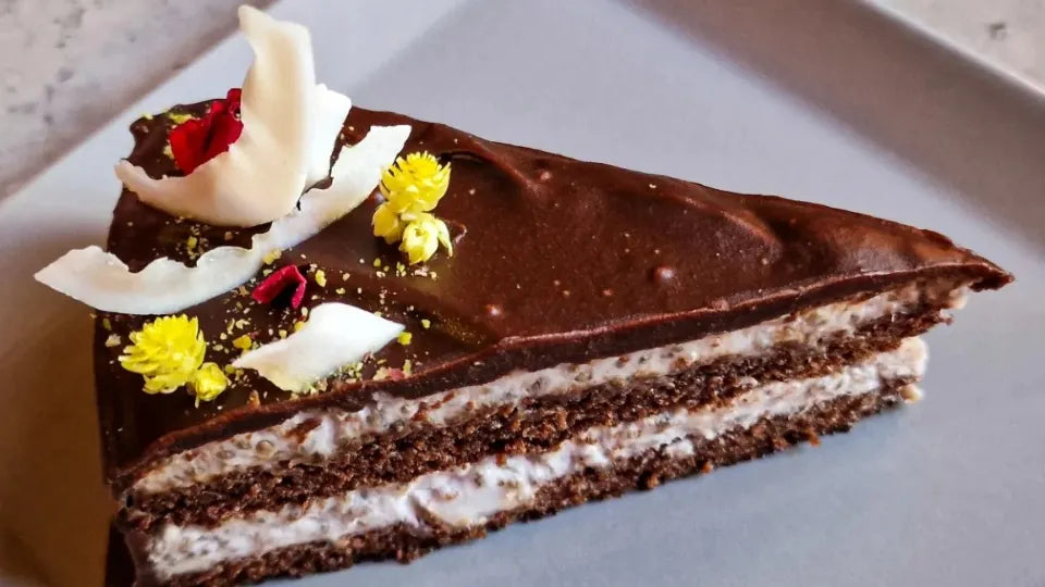 Десерт и топла напитка за двама в компанията на коргита Приключения с домашни любимци