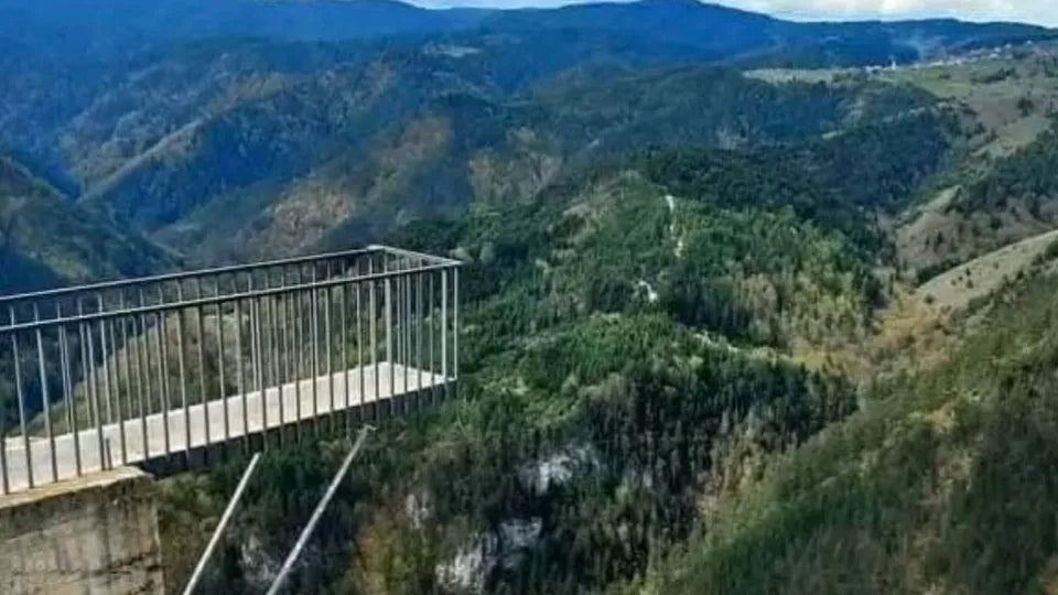 Jeep safari to Eagle’s Eye viewpoint above Yagodina