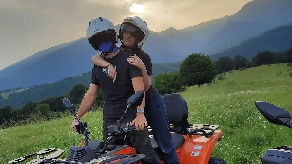 ATV gear: helmet and optional gloves for off‑road in Kalofer