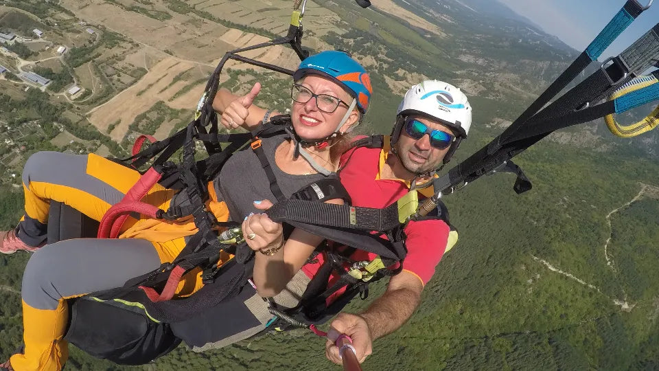 Landing after acro tandem paragliding – Sopot