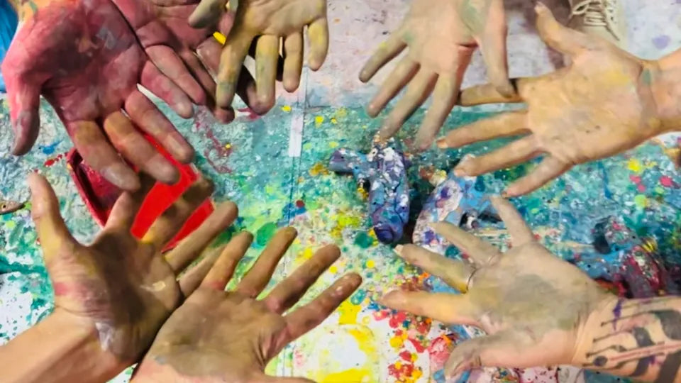 Splashes of paint on a 40×50 cm canvas, Sofia workshop