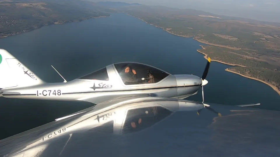 Въвеждащ полет-урок със самолет с маршрут по избор Летище Сапарева баня