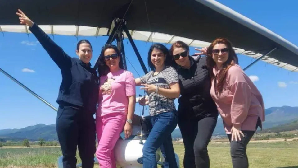 Passenger and pilot on powered hang glider – Velingrad gift voucher