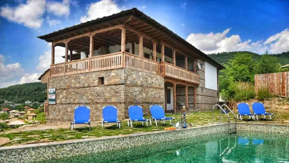 Romantic Getaway for Two in Leshten experience