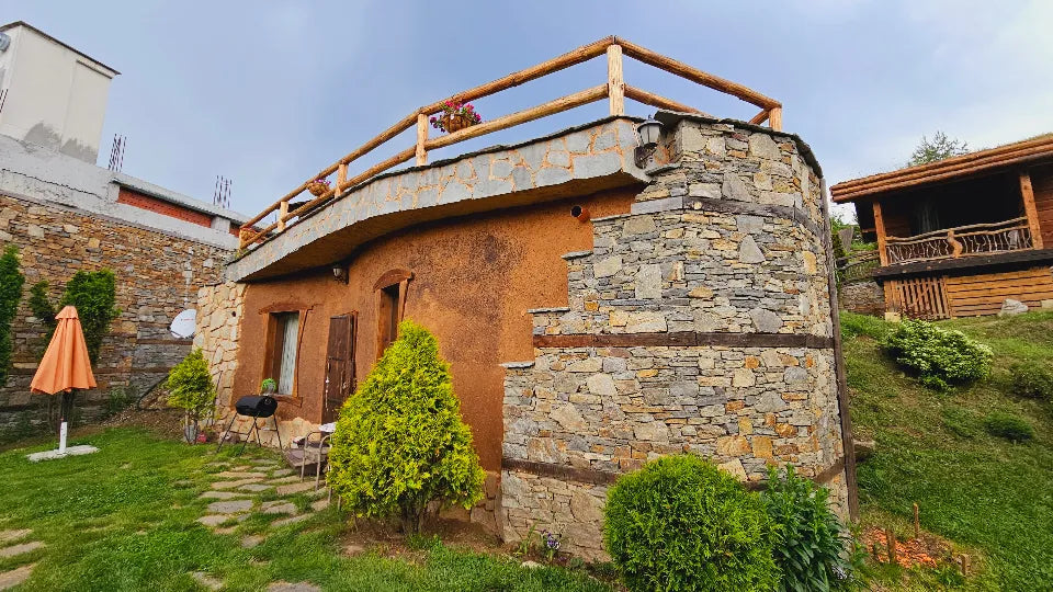 Romantic Getaway for Two in Zemlyanka House, Leshten Adventico