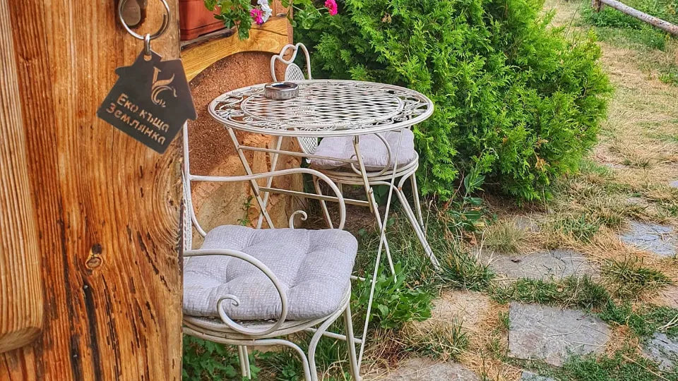 Romantic Getaway for Two in Zemlyanka House, Leshten Leshten Adventico