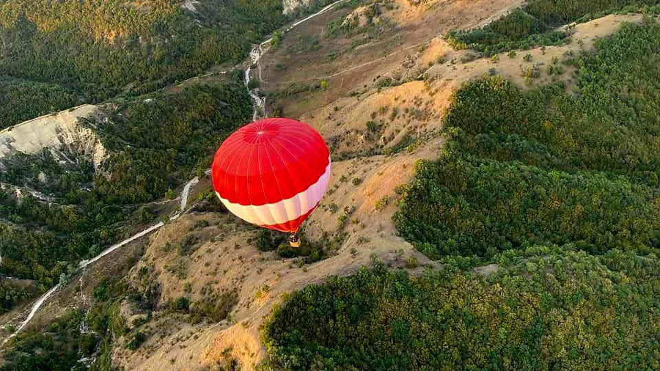 Hot air balloon flight over Melnik with views of the Melnik Pyramids