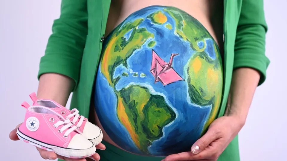 Individual 120‑minute pregnancy body art session in a Sofia studio