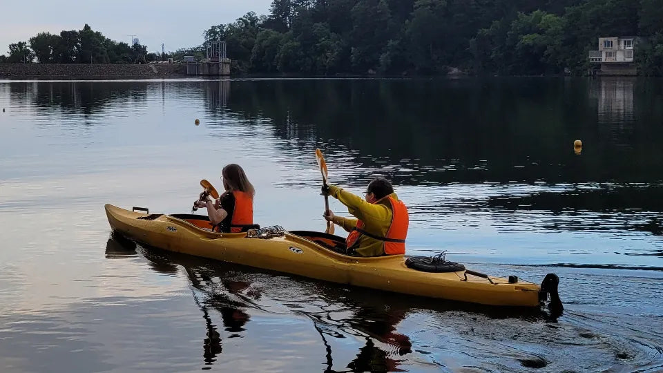 Instructor-led paddle briefing at Pancharevo Lake