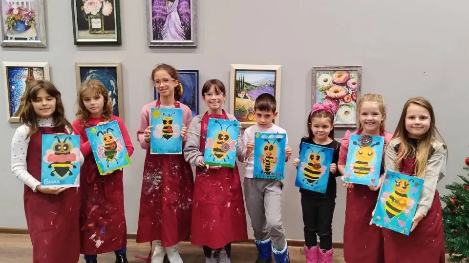 Kids' acrylic painting class on 20x30 cm canvas in Sofia