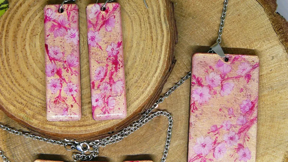 Finished set of hand‑painted wooden jewelry – earrings and necklace