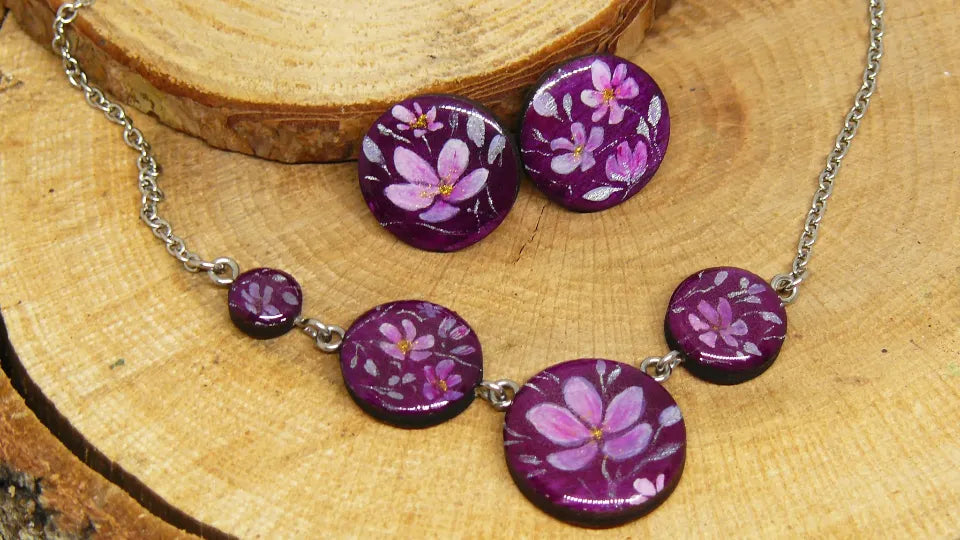 Creative skills class in Sofia – paints, brushes and wooden jewelry bases