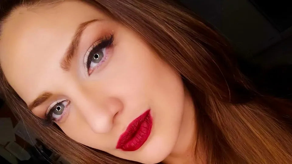 Self-makeup course in Sofia – individual lesson with professional products