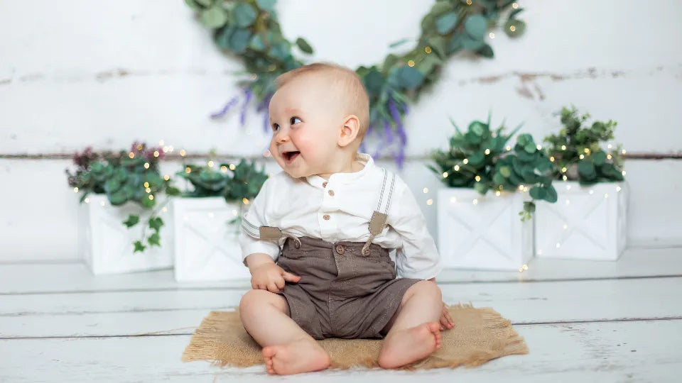 Voucher for sitter baby photoshoot in Sofia (7–11 months)