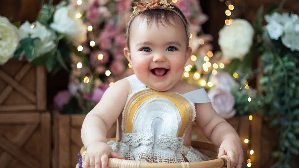 Portrait of a sitter baby with soft lighting – Sofia studio