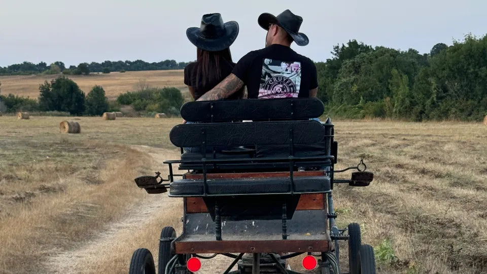 Романтика с приключенски дух – бъги файтон за двама Приключения с животни