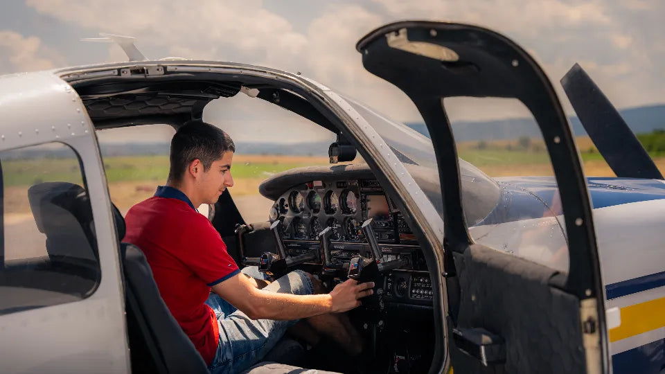 Scenic flight and pilot lesson from Lesnovo in a Beechcraft Musketeer