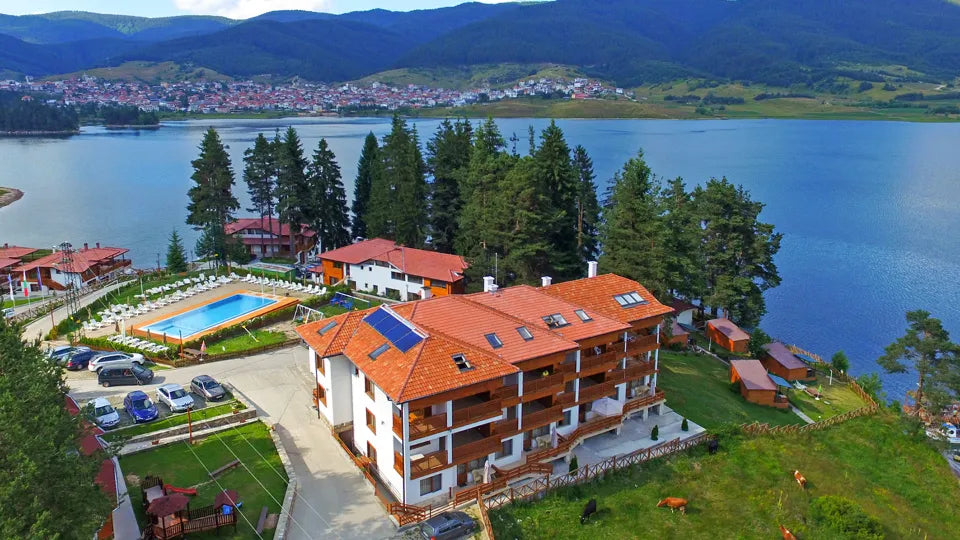 Private villa in Sarnitsa with lake view terrace